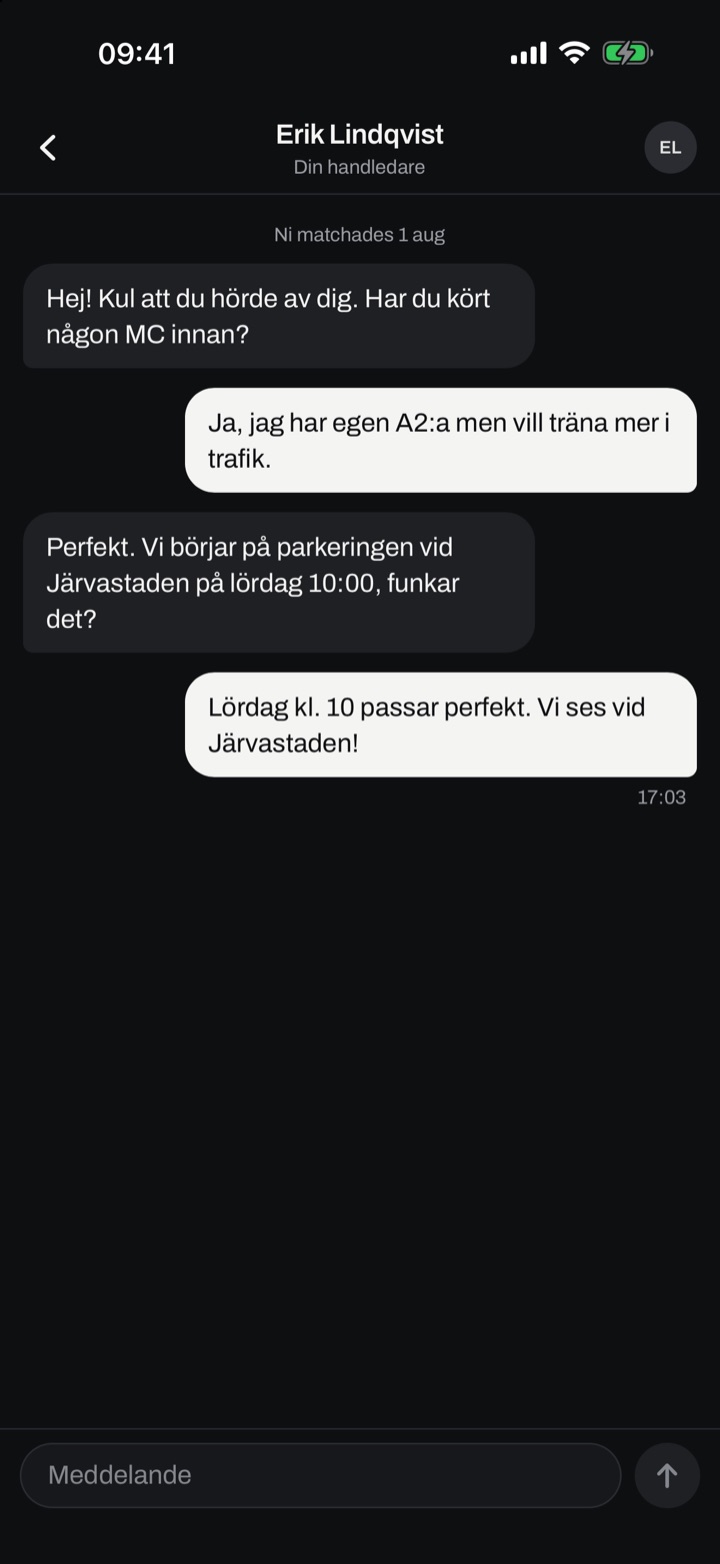 Chatt där elev och handledare bestämmer att ses på lördag klockan tio.